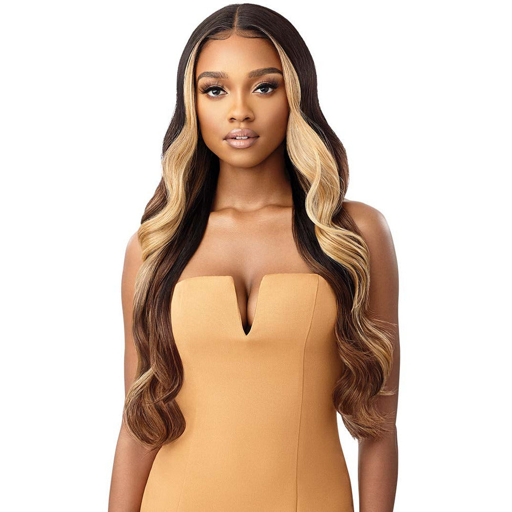 Outre Melted Hairline HD Synthetic Lace Front Wig - Manuella